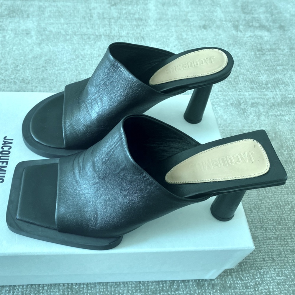 Jacquemus “Les Mules Carre” Sandals